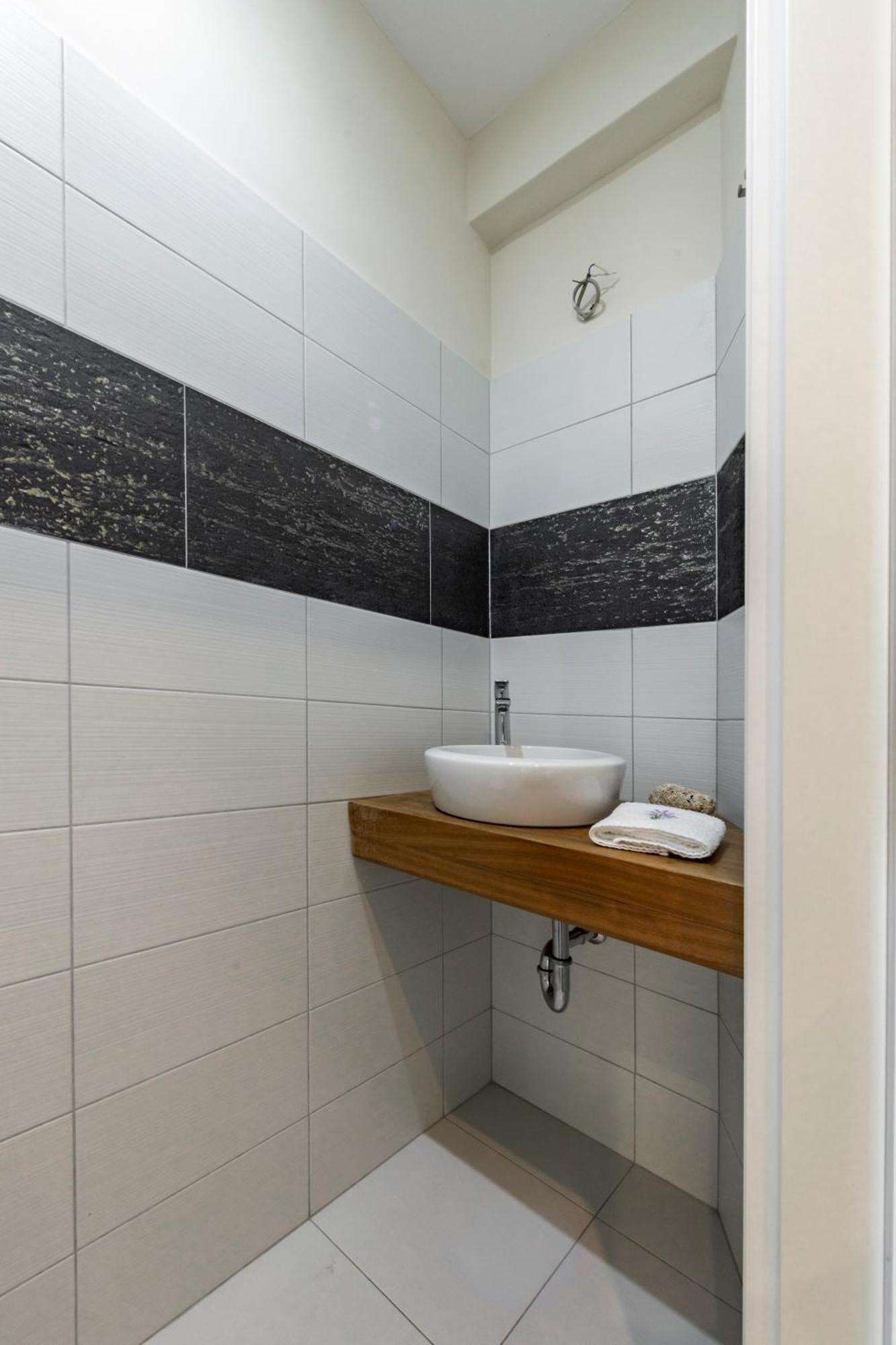 New Five Star Superior Apartment *